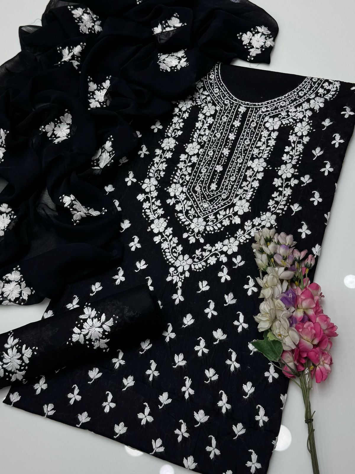 Pakka Tanka Thread Embroidery | Unstitched 3 Piece
