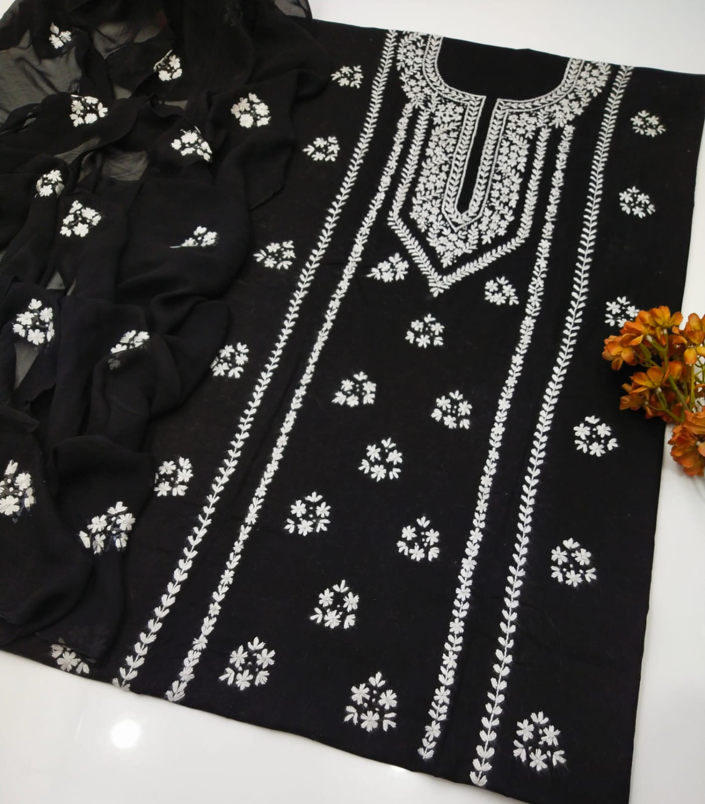Pakka Tanka Embroidery | Unstitched 3 Piece