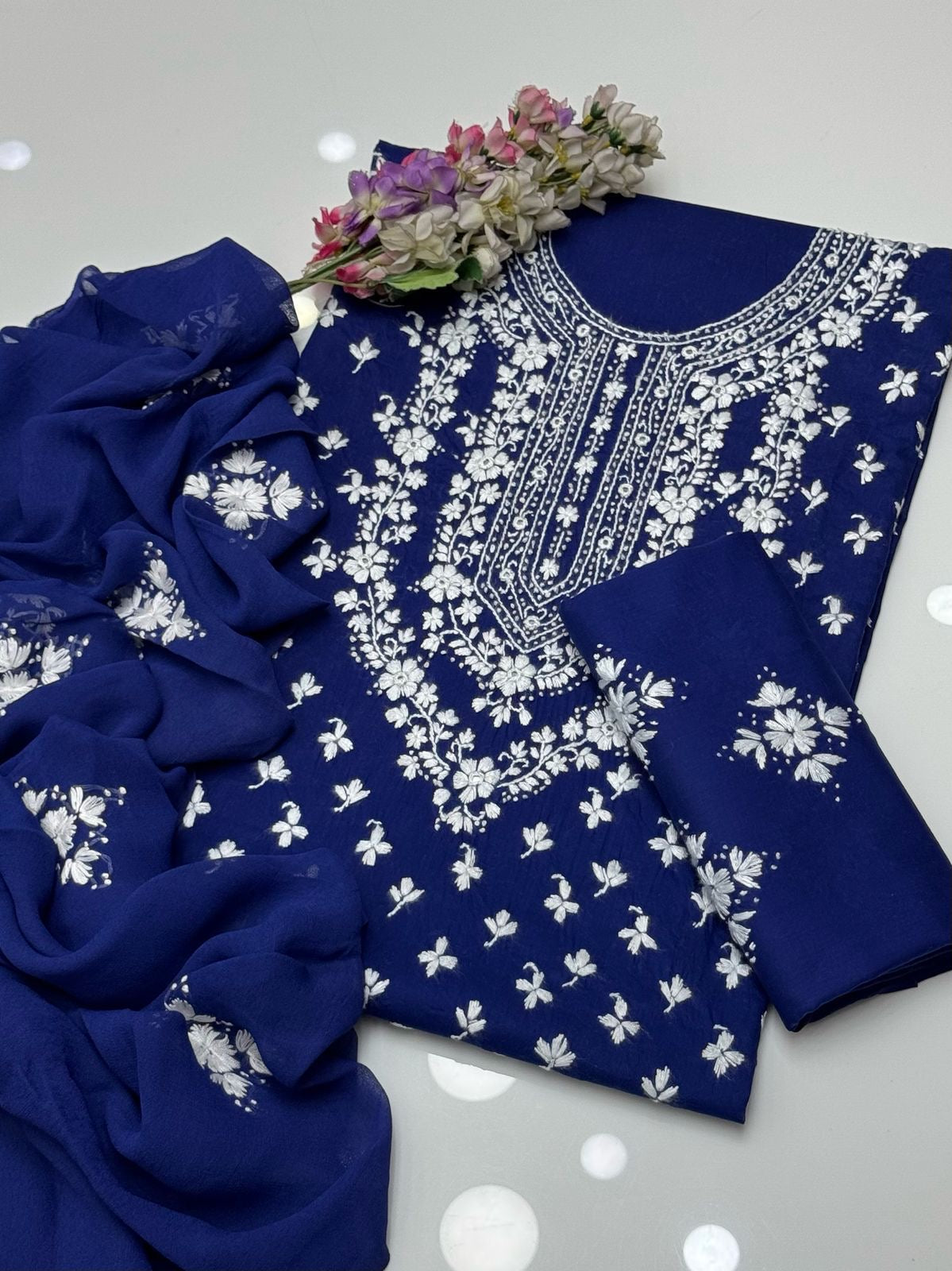 Pakka Tanka Thread Embroidery | Unstitched 3 Piece